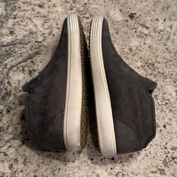 ECCO Women's Dark Gray Booties with White Sole - Picture 4 of 10